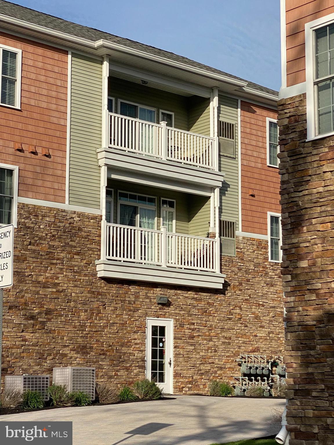 756 Street Road, Unit 3 Southampton, PA 18966 - Photo 3 of 25 Gallery Image 3