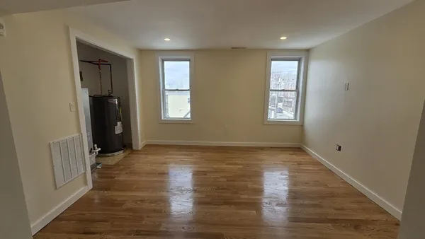 $3,200 | 125 Central Avenue, Unit 3, Chelsea, MA 02150