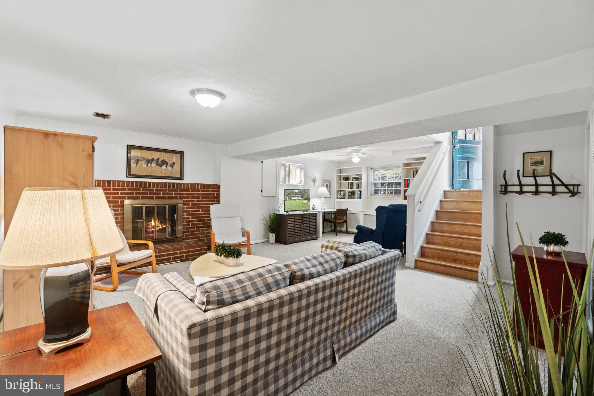 206 Rolling Road Gaithersburg, MD 20877 - Photo 28 of 51 Oh my--a gem - welcoming Family Rm