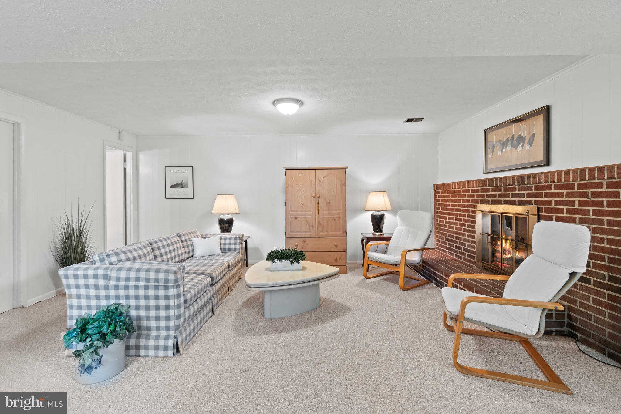 206 Rolling Road Gaithersburg, MD 20877 - Photo 31 of 51 Light filled & spacious