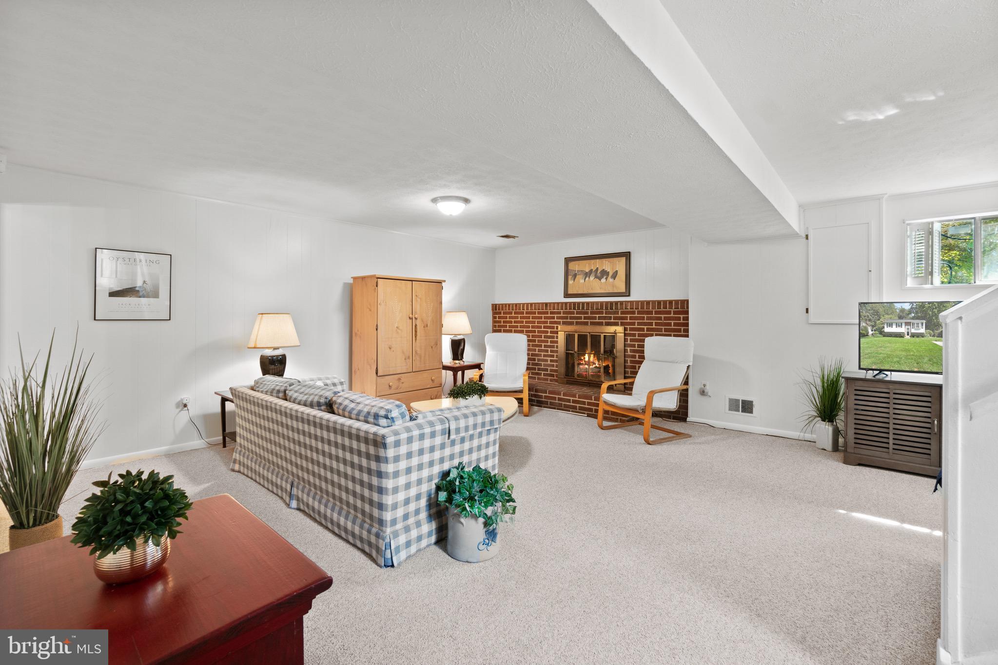 206 Rolling Road Gaithersburg, MD 20877 - Photo 35 of 51 You will not want to leave here!