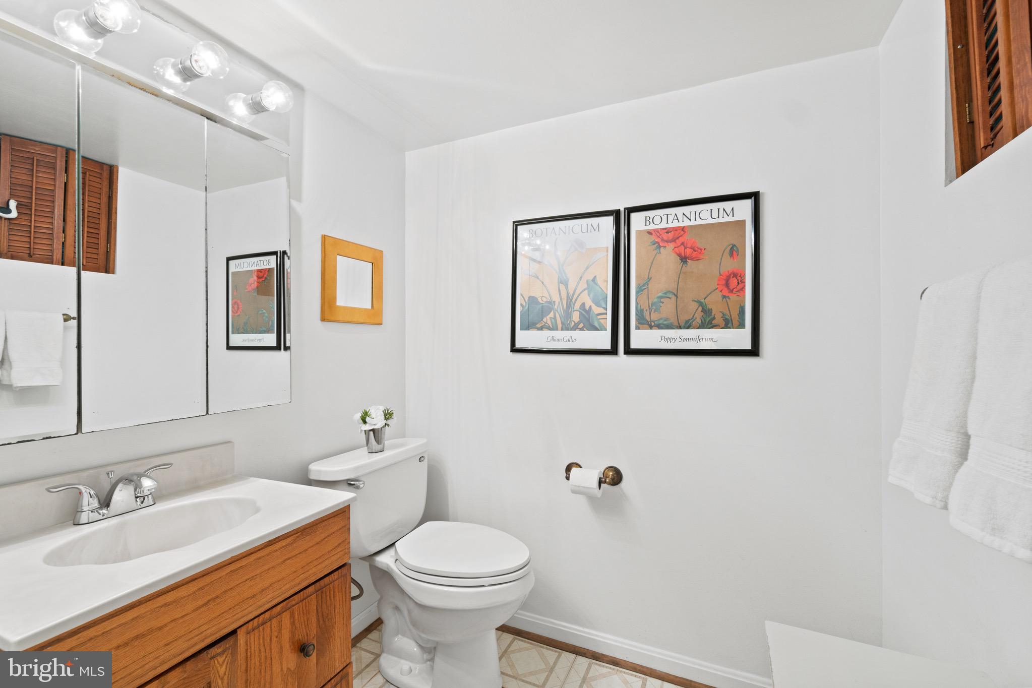 206 Rolling Road Gaithersburg, MD 20877 - Photo 40 of 51 Convenient Half BA off Family Rm