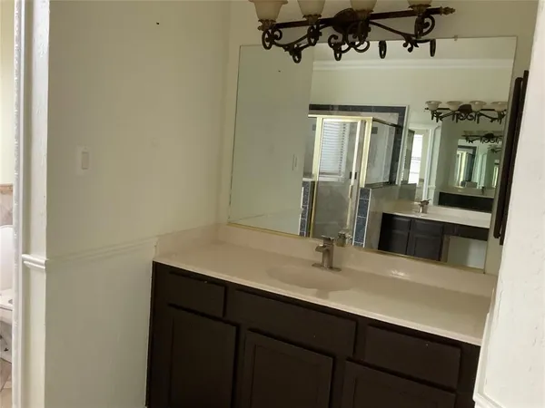 $359,900 | 404 Saddle Head Drive, DeSoto, TX 75115