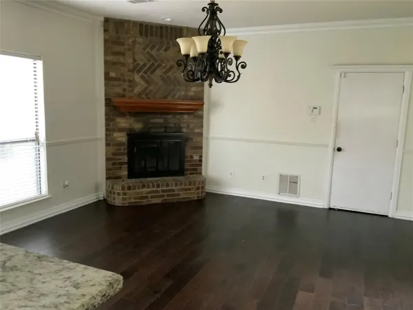 $359,900 | 404 Saddle Head Drive, DeSoto, TX 75115