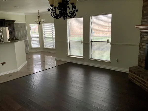 $359,900 | 404 Saddle Head Drive, DeSoto, TX 75115