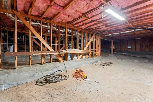 $3,200 | 24250 Horst Drive, Crestline, CA 92325