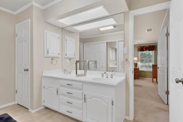 $995,000 | 623 South Harbor Court, Granbury, TX 76048