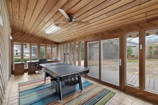 $995,000 | 623 South Harbor Court, Granbury, TX 76048