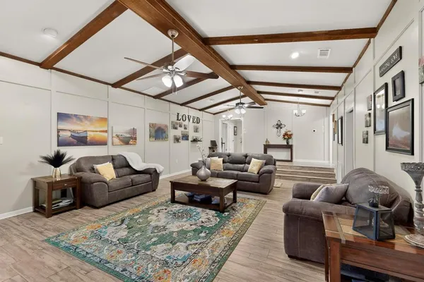 $995,000 | 623 South Harbor Court, Granbury, TX 76048