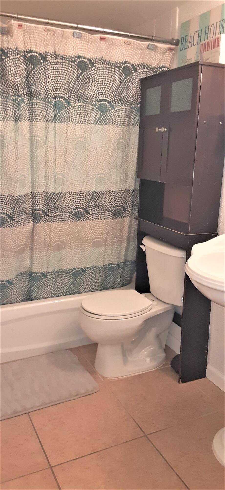 755 Dotterel Road, Unit 1404 Delray Beach, FL 33444 - Photo 13 of 18 2nd bathroom