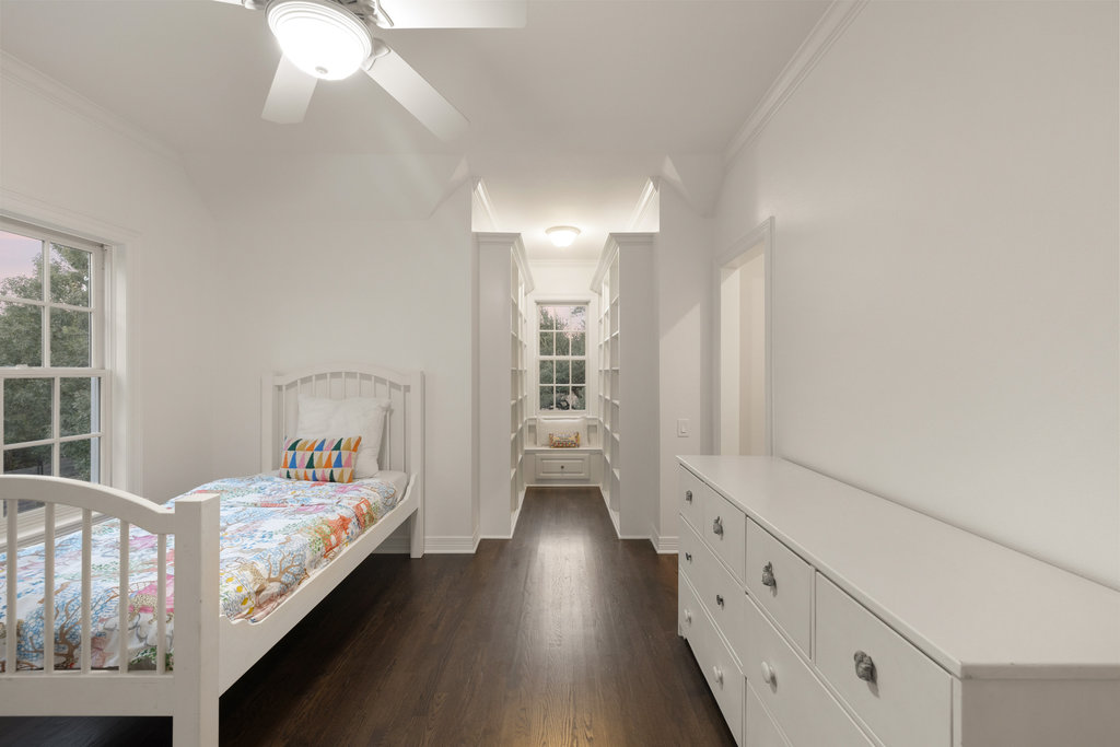 1350 Patterson Road Austin, TX 78733 - Photo 24 of 40 a bedroom with bed and window