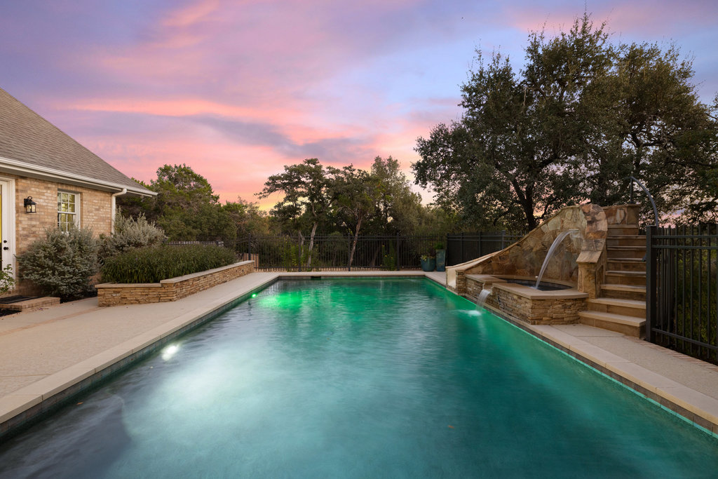 1350 Patterson Road Austin, TX 78733 - Photo 31 of 40 a view of a terrace with a yard