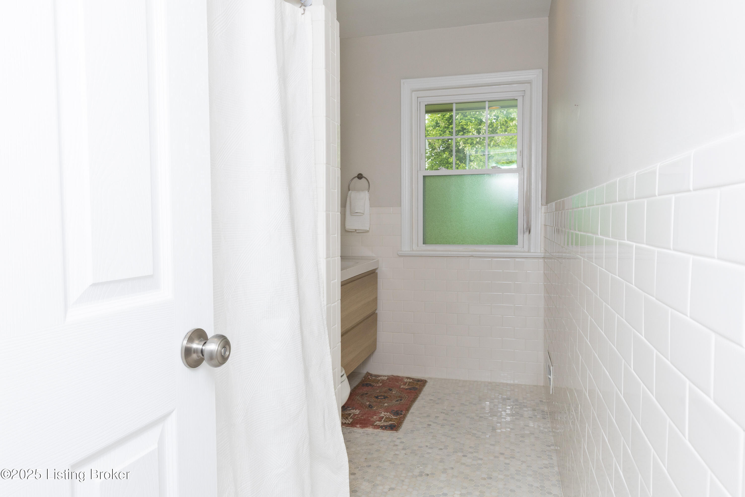 4241 Middlebrook Road Louisville, KY 40207 - Photo 17 of 35 Middlebrook-125