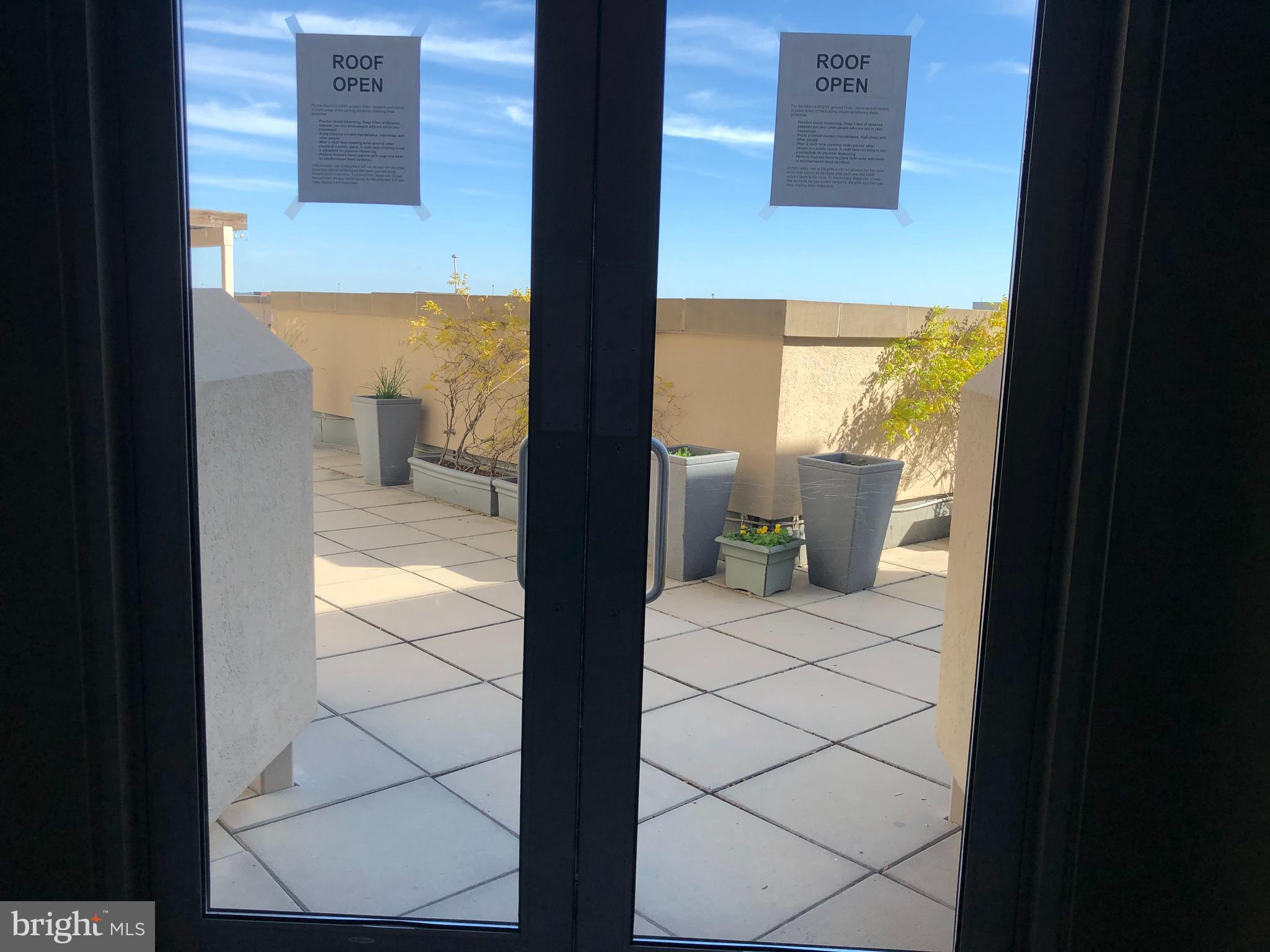 811 4th Street Northwest, Unit 1019 Washington, DC 20001 - Photo 28 of 38 a bathroom with a bathtub