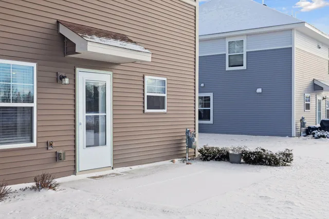 $357,000 | 4824 Martingale Drive, Woodbury, MN 55129