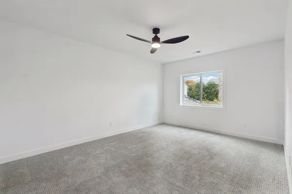 $500,000 | 802 Dutton Drive, Ellendale, MN 56026