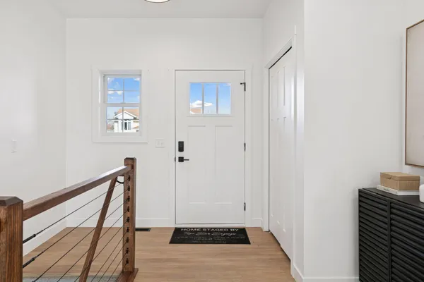 $500,000 | 802 Dutton Drive, Ellendale, MN 56026