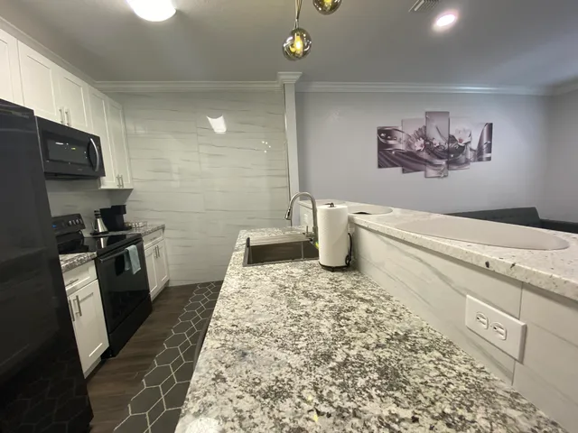 $2,399 | 1014 Airport Road, Unit 105, Destin, FL 32541