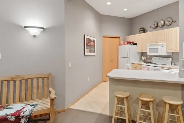 $315,000 | 8530 Greenway Boulevard, Unit 101, Middleton, WI 53562