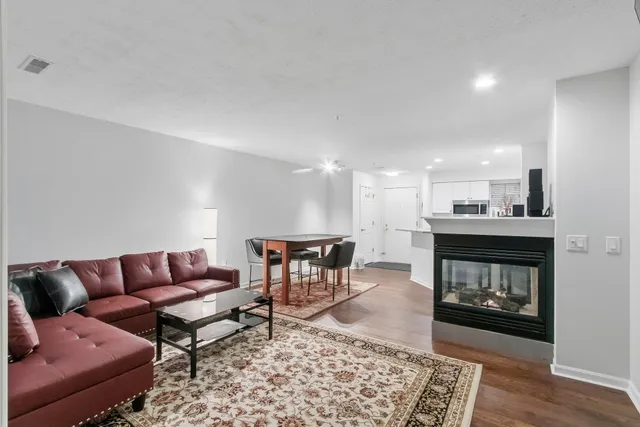 $315,000 | 8530 Greenway Boulevard, Unit 101, Middleton, WI 53562