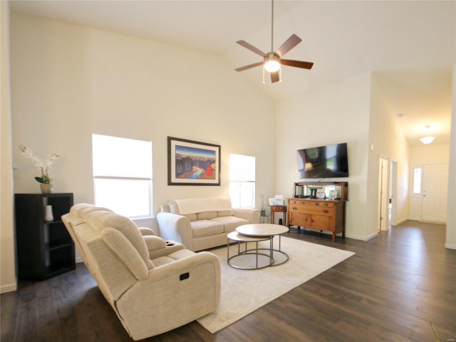 5359 Lakepath Way Eureka, MO 63025 - Photo 3 of 11