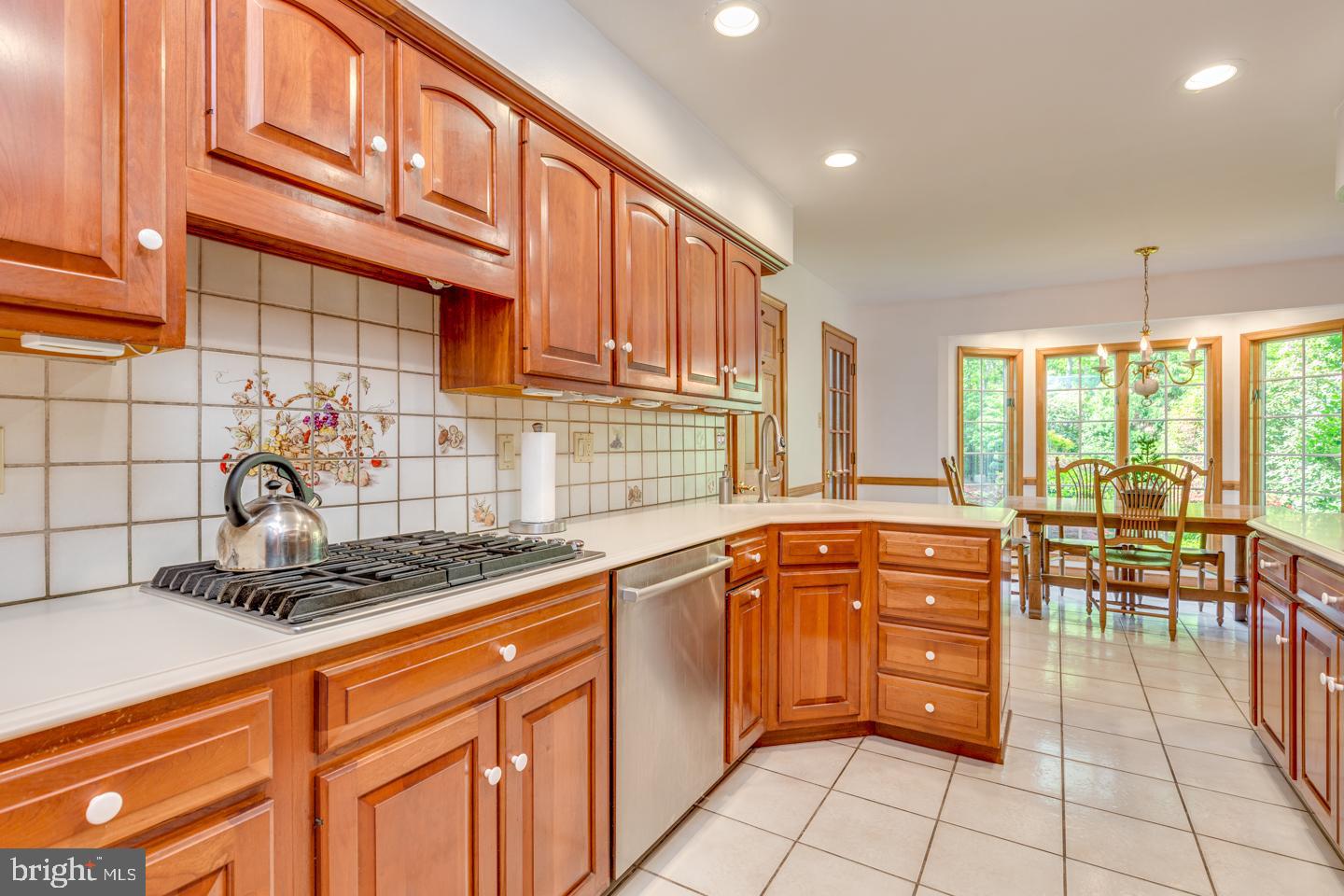 33 Powell Place Road Tabernacle, NJ 08088 - Photo 22 of 58 Tile backsplash