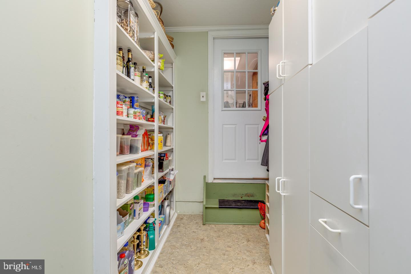 33 Powell Place Road Tabernacle, NJ 08088 - Photo 29 of 58 Pantry off kitchen
