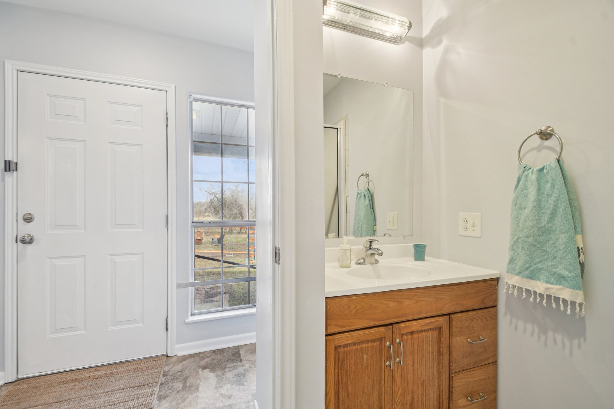 528 Old McDade Road Elgin, TX 78621 - Photo 26 of 30 3/4 bathroom