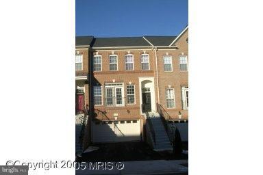 41851 Cinnabar Square Stone Ridge, VA 20105 - Photo 1 of 16 Exterior (Main)