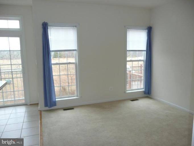 41851 Cinnabar Square Stone Ridge, VA 20105 - Photo 5 of 16 Family Room