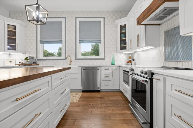 $840,000 | 9962 Caseview Drive, Harrison, TN 37341