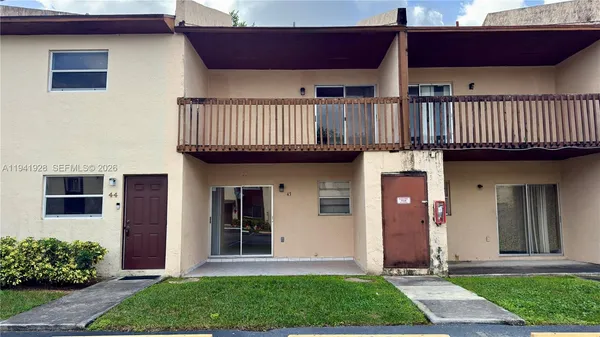 $1,560 | 6607 Winfield Boulevard, Unit B43, Margate, FL 33063