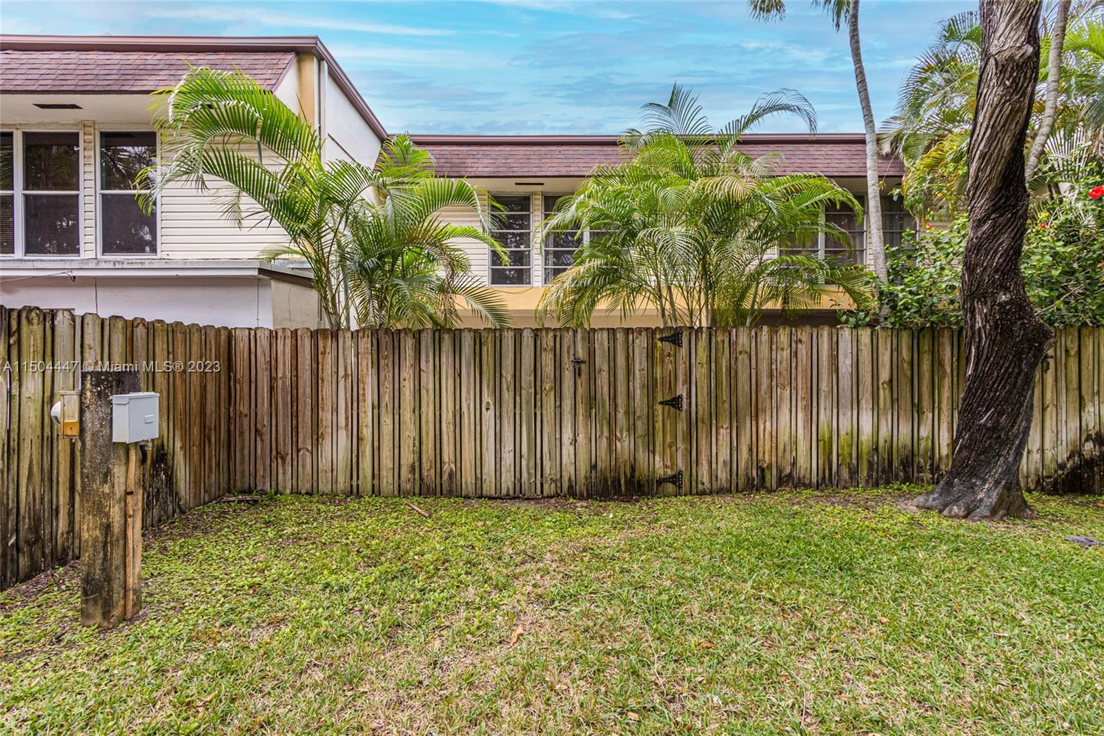 3326 Farragut Street, Unit 6F Hollywood, FL 33021 - Photo 25 of 35