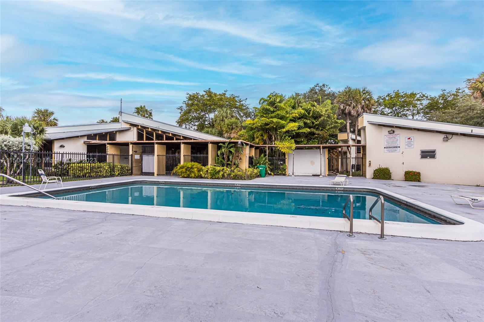 3326 Farragut Street, Unit 6F Hollywood, FL 33021 - Photo 26 of 35