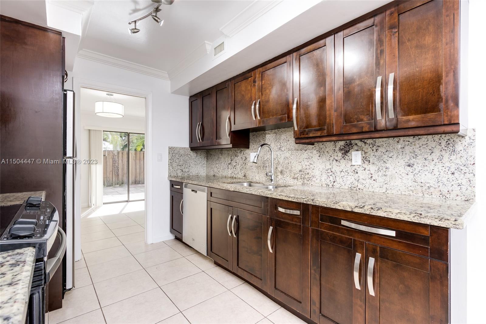 3326 Farragut Street, Unit 6F Hollywood, FL 33021 - Photo 27 of 35