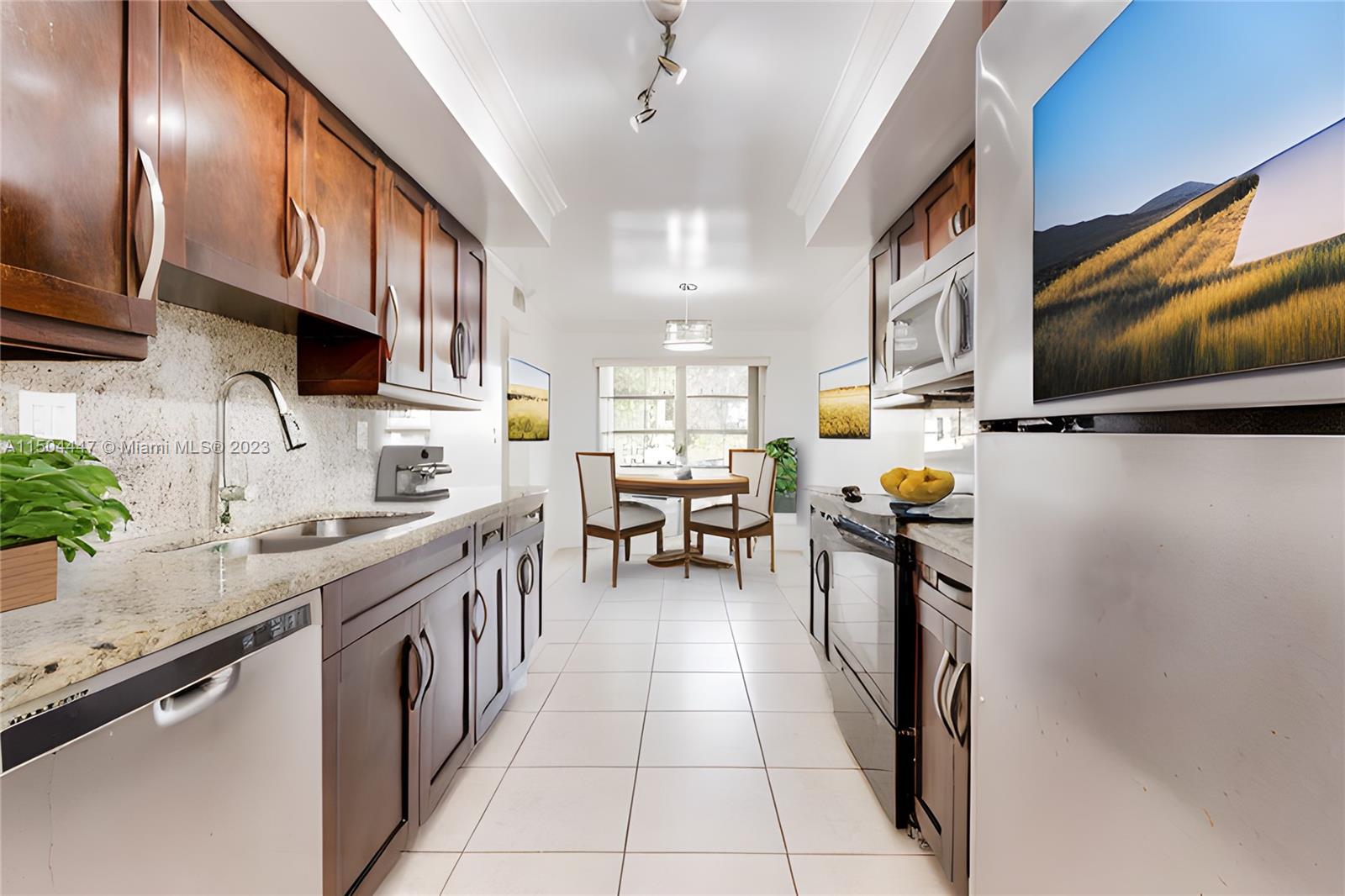 3326 Farragut Street, Unit 6F Hollywood, FL 33021 - Photo 4 of 35
