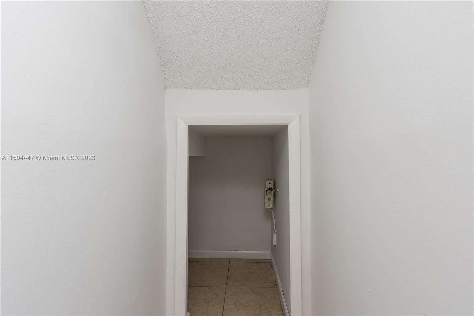 3326 Farragut Street, Unit 6F Hollywood, FL 33021 - Photo 8 of 35
