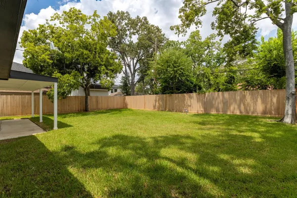 $3,500 | 7414 Janak Drive, Houston, TX 77055