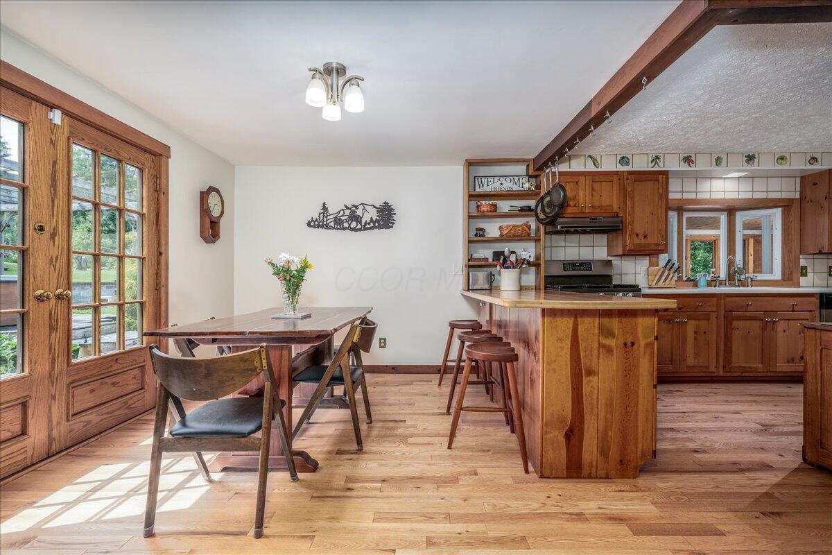 37000 Kingsbury Road Pomeroy, OH 45769 - Photo 21 of 69 dining area and view of kitchen