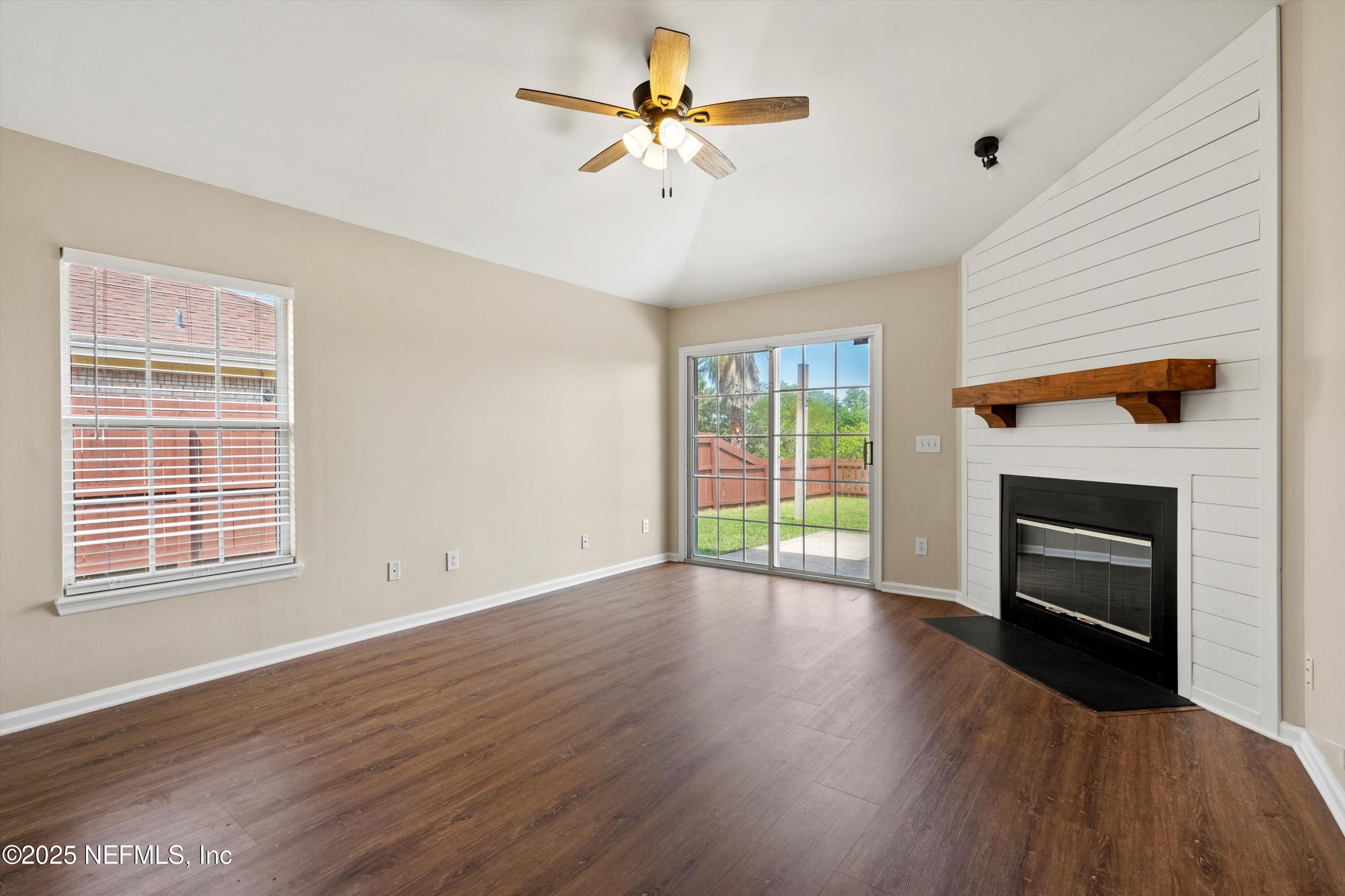 4467 Rocky River Road West Jacksonville, FL 32224 - Photo 12 of 24 Living Area