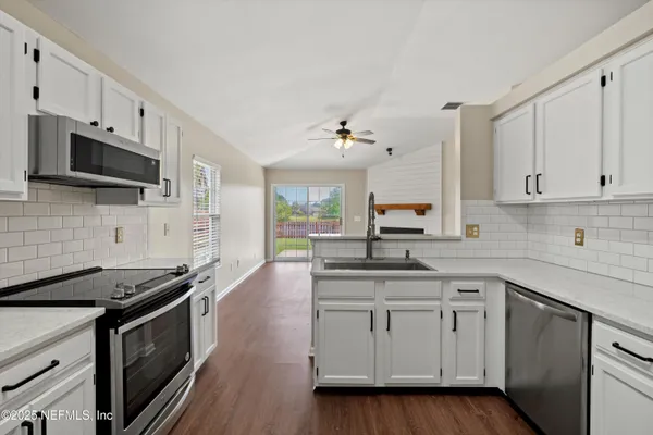 $2,700 | 4467 Rocky River Road West, Jacksonville, FL 32224