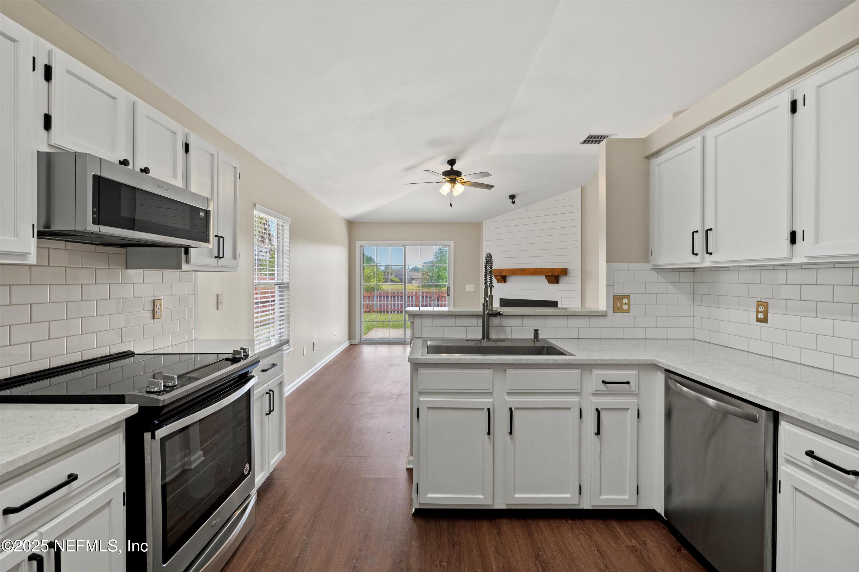 4467 Rocky River Road West Jacksonville, FL 32224 - Photo 8 of 24 Kitchen