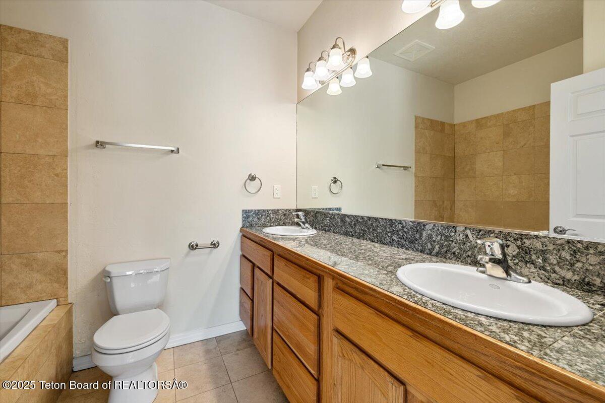 448 Forest View Drive Driggs, ID 83422 - Photo 10 of 20 Primary Bath