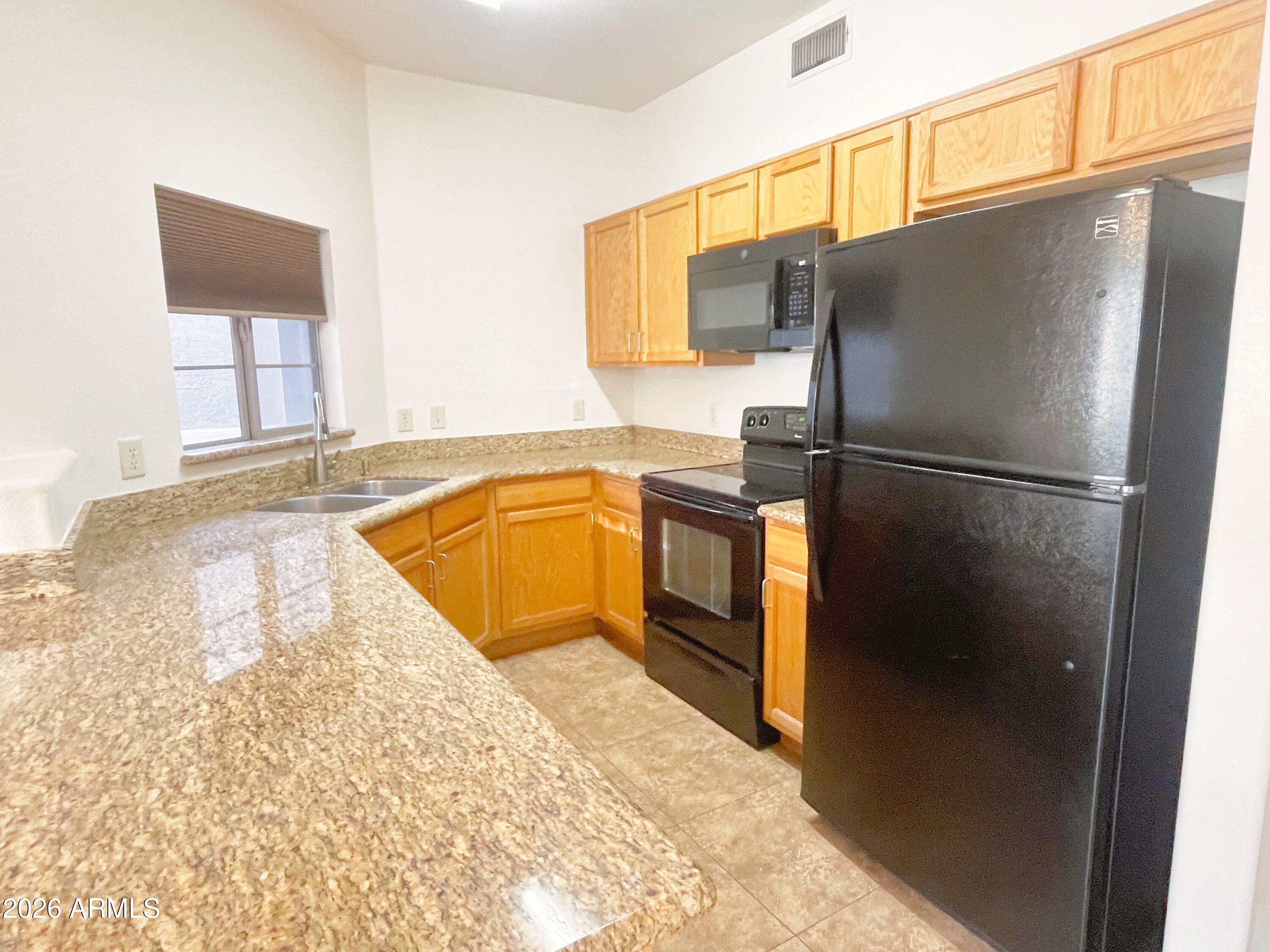 1154 South Boulder Street, Unit E Gilbert, AZ 85296 - Photo 5 of 21