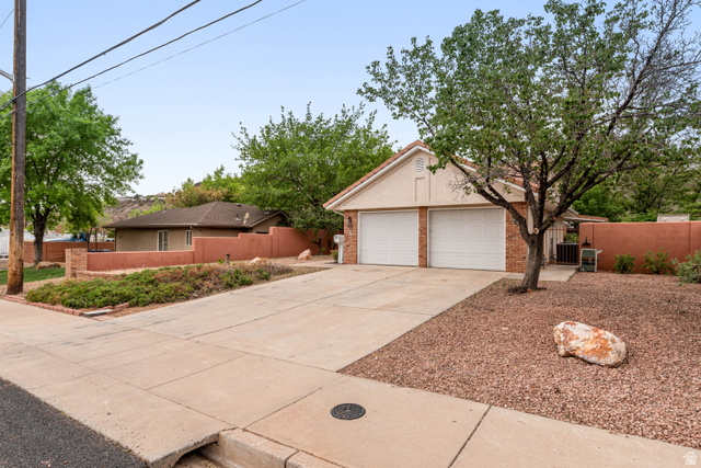 269 North 400 West St. George, UT 84770 - Photo 3 of 47