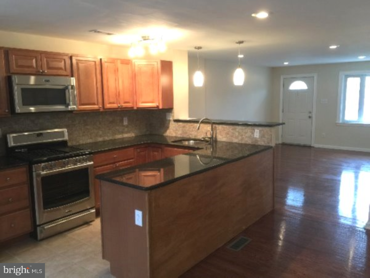 2021 Kent Road Folcroft, PA 19032 - Photo 1 of 11 Kitchen