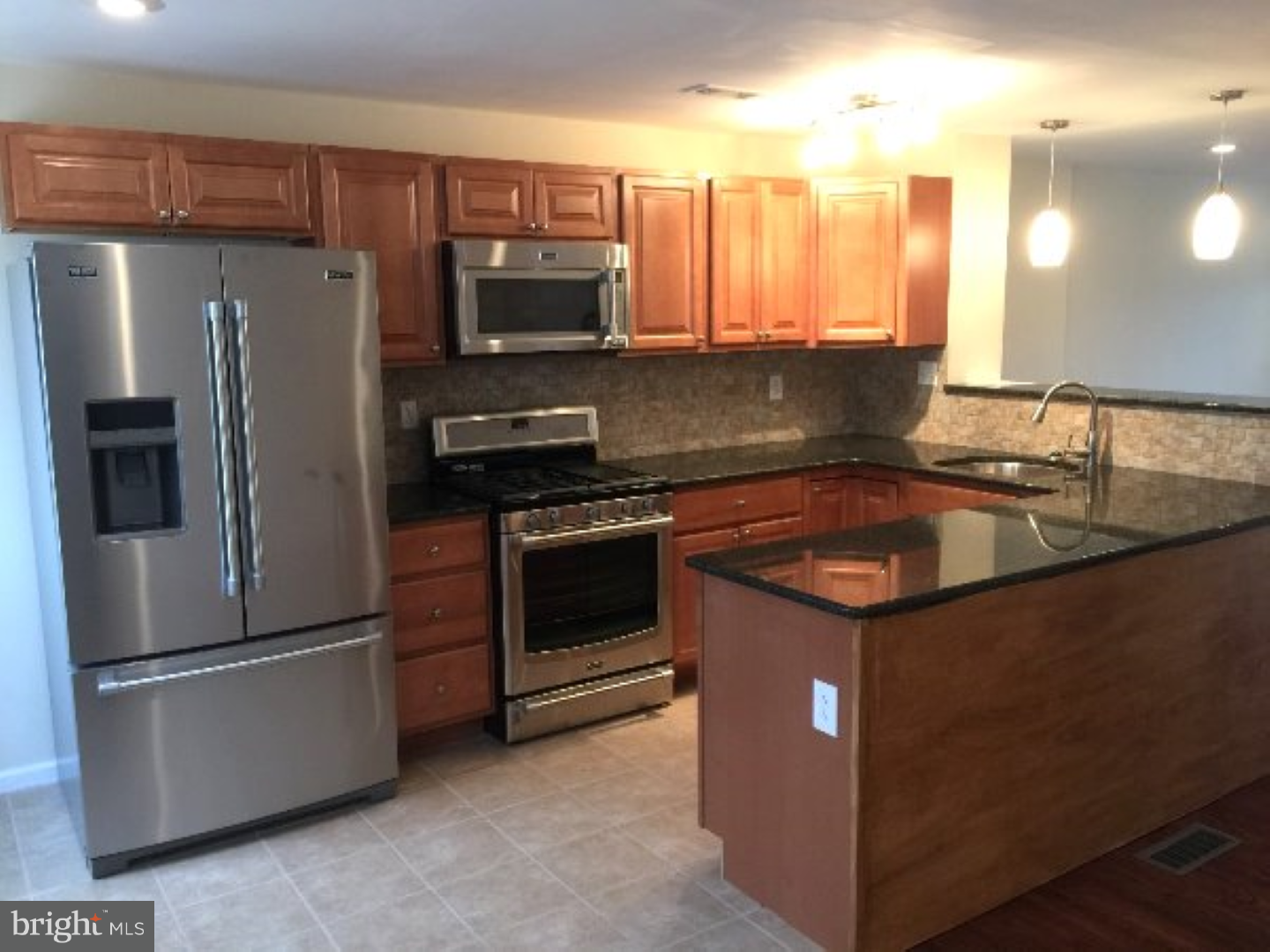2021 Kent Road Folcroft, PA 19032 - Photo 2 of 11 Kitchen