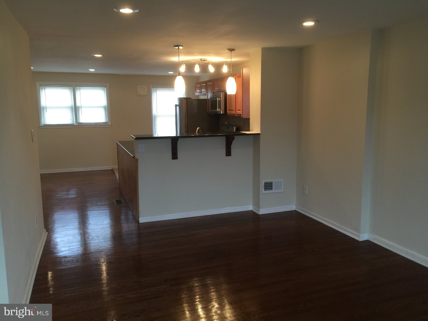 2021 Kent Road Folcroft, PA 19032 - Photo 3 of 11 Living Room