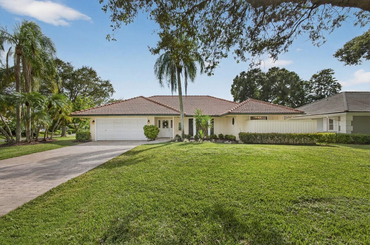 13 St Giles Road Palm Beach Gardens, FL 33418 - Photo 1 of 55 Front