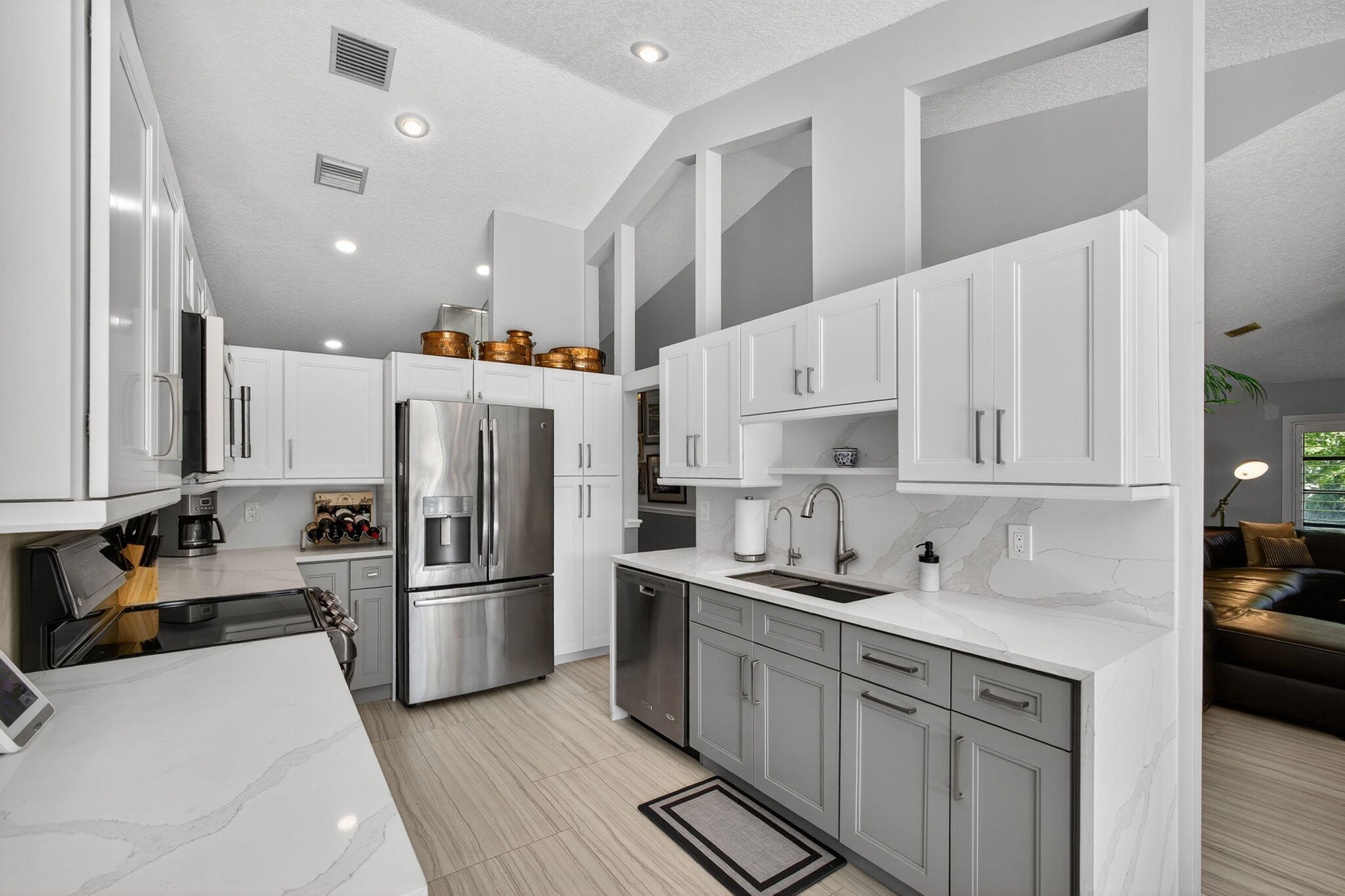 13 St Giles Road Palm Beach Gardens, FL 33418 - Photo 14 of 55 Kitchen